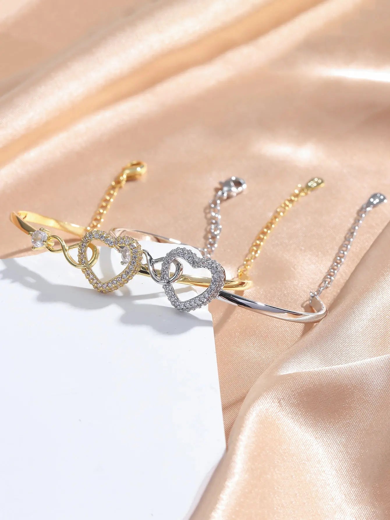 Chain Hollowed Heart Shape Bracelet Elegant High-Grade Design Female gomuto.com