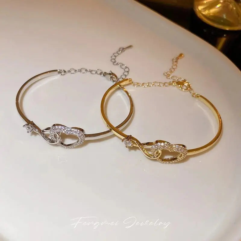 Chain Hollowed Heart Shape Bracelet Elegant High-Grade Design Female gomuto.com