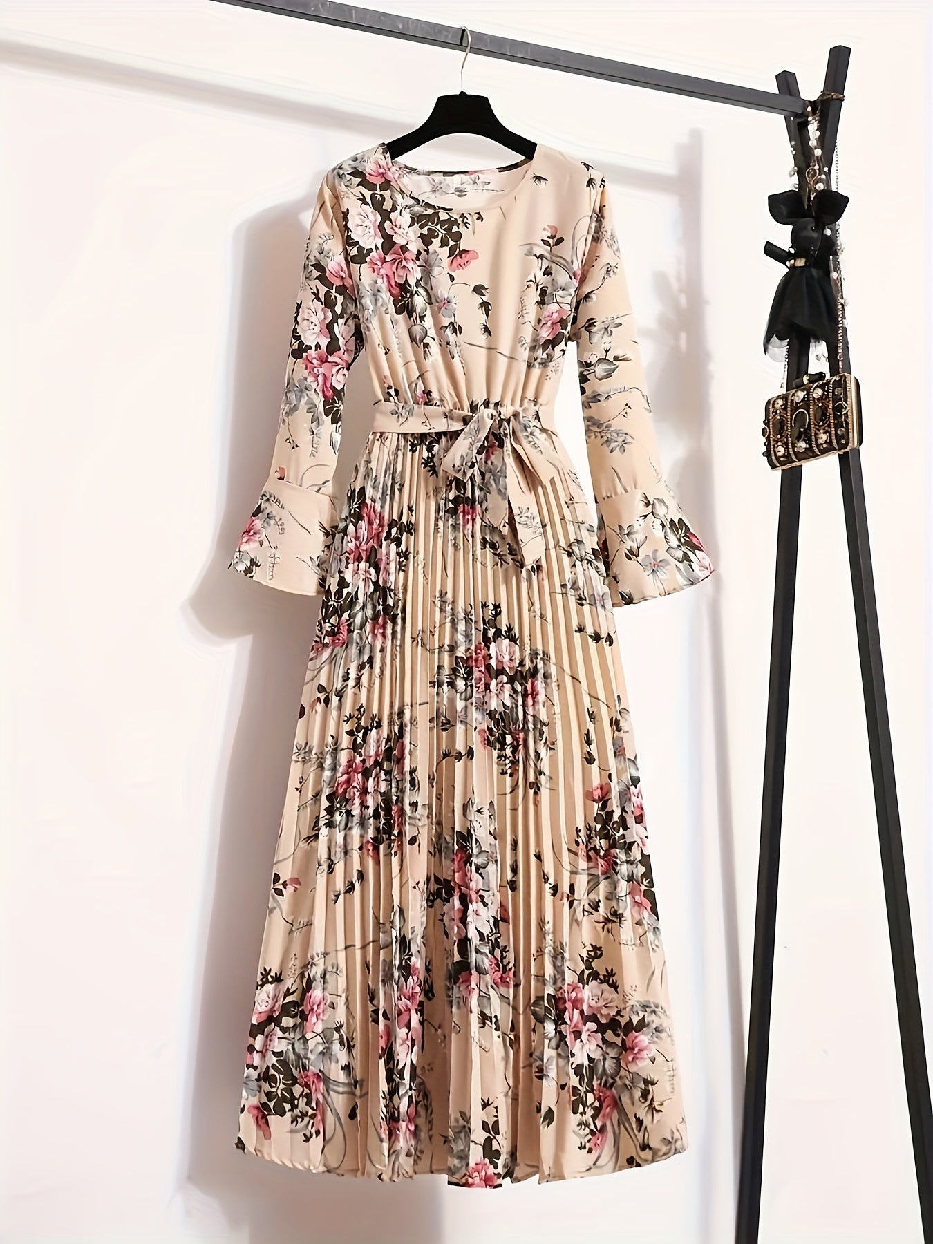 Belted Pleated Floral Print Dress - Elegant Crew Neck Long Sleeve Dress for Women, Perfect for Spring, Fall