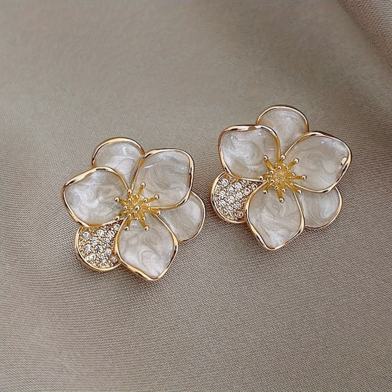 Pretty Sweet Flower Stud Earrings - Elegant Simple Style Zinc Alloy Jewelry for Women, Ideal for Daily Wear and Dating