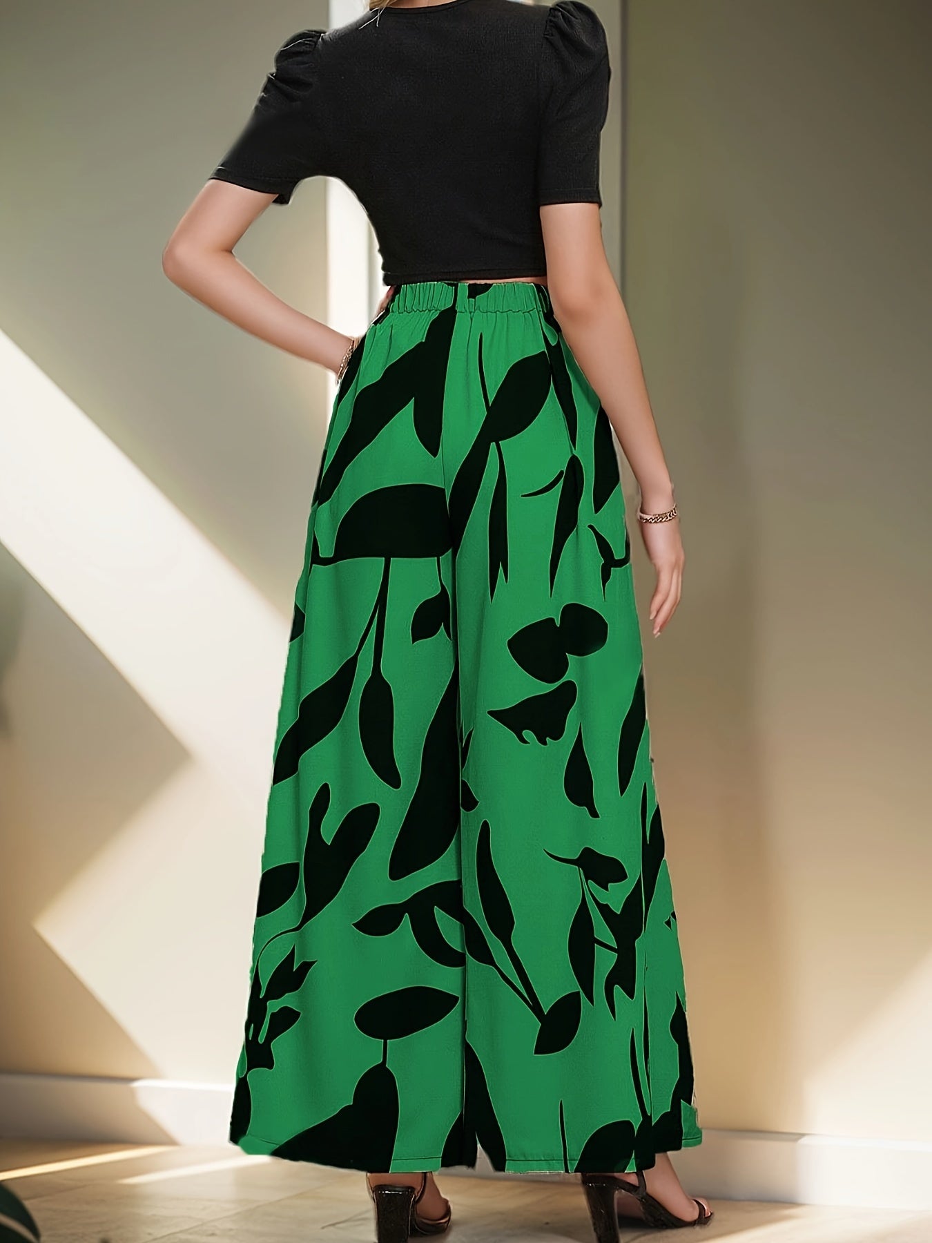 Elegant Two-Piece Pantsuit Set - Solid Color Crew Neck T-Shirt & Leaf Print Wide Leg Pants Outfit for Women